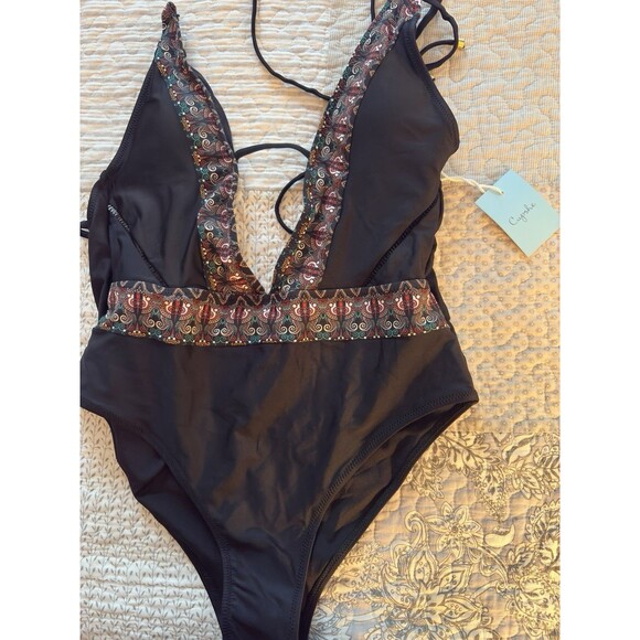 Cupshe NWT LG One Piece Black Low Plunge Halter Boho Open Back Y2K Paisley Trim - Picture 13 of 15